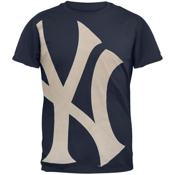 New York Yankees - Overgrown Logo Soft T-Shirt