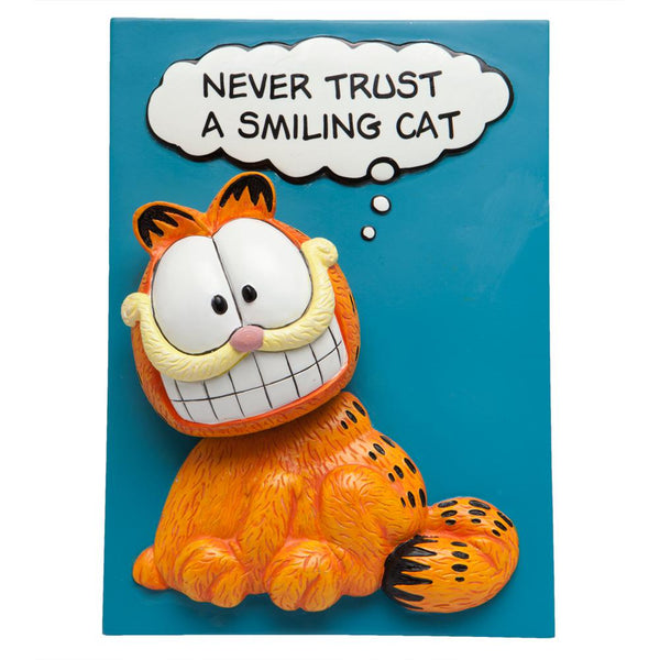Garfield - Never Trust A Smiling Cat Bobble Plaque
